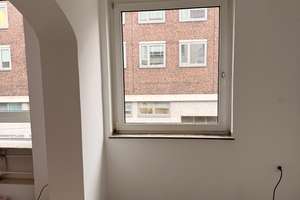 Kernsanierte 2,5-Raum-Wohnung mit Parkett und Balkon in Düsseldorf – Erkrather Straße 14, 40233 Stadtmitte, Düsseldorf – Vorschaubild 8