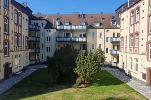 sanierte 2-Zi-Whg.mit Balkon i.6-Part.-Haus