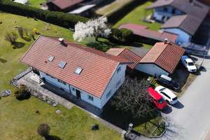 Charmantes Einfamilienhaus mit Bergblick und optionalem Baupotenzial für ein DH und ein EFH – Die vollständige Adresse der Immobilie erhältst du vom Anbieter., 83253 Rimsting – Vorschaubild 2