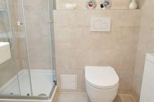 Moderne, TOP-renovierte, vollmöblierte 1-Zimmer Wohnung mit Balkon, Einbauküche und TG-Stellplatz – Erlanger Str. 23, 90765 Ronhof, Kronach, Fürth – Vorschaubild 14