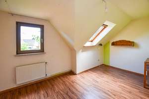 Liebevolle Familienidylle mit Traumgarten und Doppelcarport in zentraler Lage von Bad Schwartau! – Die vollständige Adresse der Immobilie erhältst du vom Anbieter., 23611 Bad Schwartau – Vorschaubild 17