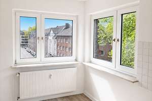 ***Gemütliche Dachgeschosswohnung im Herzen von Oberhausen sucht nette Mieter*** – Falkensteinstraße 116, 46047 Borbeck, Oberhausen – Vorschaubild 2