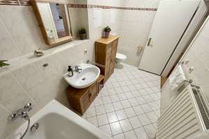 Stilvolles, möbliertes Altbau-Apartment mit Stuck und Aufzug in zentraler Lage nahe dem Leipziger St – 4109 Zentrum-West, Leipzig – Vorschaubild 9