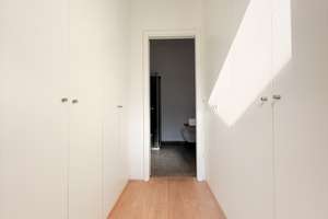 MAISONETTE I EINBAUKÜCHE I ANKLEIDE I DENKMAL I BELEUCHTUNG I 2 SCHLAFZIMMER MIT ENSUITE BADEZIMMER – Brühler Landstr. 547, 50997 Meschenich, Köln – Vorschaubild 10