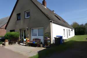 Solide Kapitalanlage: Vollvermietetes Dreifamilienhaus mit großem Grundstück – Cuxhaven (Kreis) – Vorschaubild 1