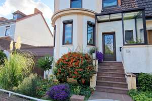 Geräumige DHH mit Einliegerwohnung und Baugrundstück von Privat