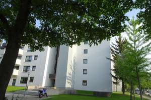 schöne 3 Zimmer Wohnung mit Eßdiele und S/W Balkon – Karl-Witthalm-Str. 17, 81375 Neuhadern, München – Vorschaubild 3