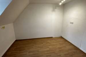Gemütliche 3-Zimmer-Dachgeschosswohnung – Bergerhauser Straße 6, 45136 Huttrop, Essen – Vorschaubild 4