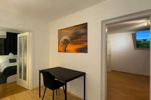 Wohnen im Grünen, mitten in München – gepflegte 4-Zimmer-Wohnung in begehrter Parkstadt Bogenhausen – Die vollständige Adresse der Immobilie erhältst du vom Anbieter., 81677 Parkstadt, München – Vorschaubild 2