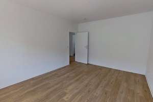 Moderne 2-Zimmer-Wohnung mit BALKON, EBK und viel Lichteinfall – Ahornweg 6, 25436 Uetersen – Vorschaubild 2