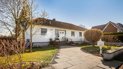 Wohnen auf einer Ebene, gepflegter Bungalow mit 1.195 m² Grundstück und ausbaufähigem Dachgeschoss
