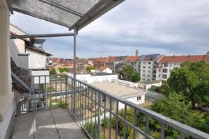 Frisch sanierte 4-Zimmer-Altbauwohnung mit Gartenanteil und 118 m² in Karlsruhe-Beiertheim-Bulach