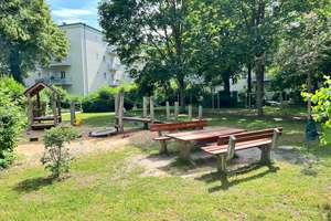 Charmante 3-Zimmer-Altbauwohnung mit zwei Balkonen und großem Gemeinschaftsgarten in Prenzlauer Berg – Die vollständige Adresse der Immobilie erhältst du vom Anbieter., 10407 Prenzlauer Berg, Berlin – Vorschaubild 19