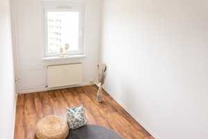 3-Raum-Wohnung und eine Schule im Wohnumfeld – Ludwig-Kühn-Str. 7, 9123 Chemnitz – Vorschaubild 3