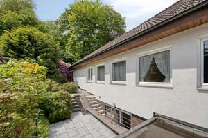 Freistehendes Einfamilienhaus mit schön angelegtem Garten und Garage in der oberen Südstadt – Die vollständige Adresse der Immobilie erhältst du vom Anbieter., 42119 Elberfeld, Wuppertal – Vorschaubild 6