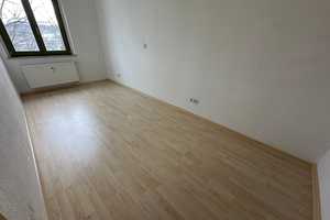 Laminat / im 2. OG / Bad mit Dusche – Ebersdorfer Straße 35, 9131 Chemnitz – Vorschaubild 13