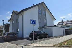 Willkommen zu dieser modernen, lichtdurchfluteten Doppelhaushälfte in Bergheim-Ahe – Rhein-Erft-Kreis – Vorschaubild 2