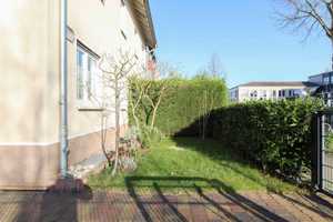 Rarität in exklusiver Lage - moderne Doppelhaushälfte mit Südgarten in Nähe der Rheinaue  – Bonn – Vorschaubild 3