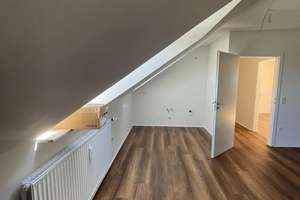 3-Zimmer Dachgeschosswohnung in Bi.-Hillegossen – frei ab 01.07. – Die vollständige Adresse der Immobilie erhältst du vom Anbieter., 33699 Stieghorst, Bielefeld – Vorschaubild 9