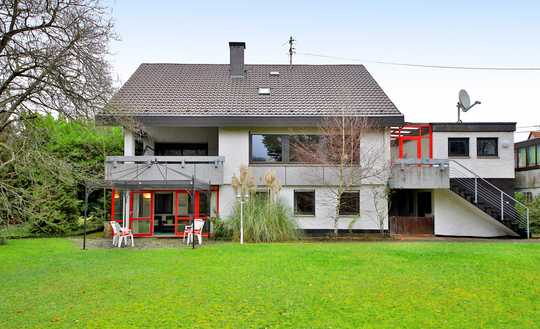 Mehrgenerationenhaus, großzügiger Garten, ruhige aber verkehrsgünstige Lage, vielfältig nutzbar