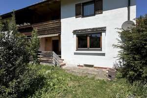 Doppelhaushälfte in Siedlungslage – mit Garten, Carport und Bergblick – Die vollständige Adresse der Immobilie erhältst du vom Anbieter., 83088 Kiefersfelden – Vorschaubild 2