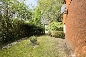 Mit Weitblick: Einfamilienhaus mit Garage und Garten in ruhiger Lage – Aurich (Kreis) – Vorschaubild 19