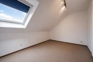 Über den Dächern in Seenähe – charmante DG-Wohnung mit Erker – Die vollständige Adresse der Immobilie erhältst du vom Anbieter., 68219 Rheinau, Mannheim – Vorschaubild 4