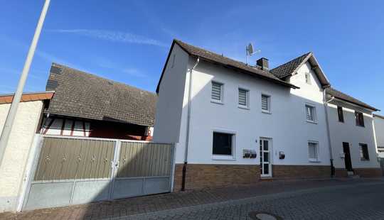 Bild von Haus in hünstetten -Wallbach, mit Nebengebäude Provisionsfrei von Privat 
