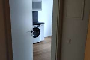 Zuhause mit 2 Zimmern, Einbauküche, Badezimmer,West-Loggia zum ruhigen Innenhof  in  Düsseldorf Bilk – Mecumstraße 31, 40225 Bilk, Düsseldorf – Vorschaubild 13