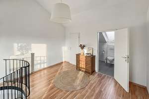 Charmante, sanierte Maisonettewohnung mit EBK und Stellplatz – sofort bezugsfrei! – Die vollständige Adresse der Immobilie erhältst du vom Anbieter., 97078 Versbach, Würzburg – Vorschaubild 7