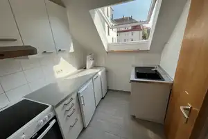 Exklusive, sanierte 2-Zimmer-Wohnung mit EBK in Stuttgart – Stuttgart – Vorschaubild 8