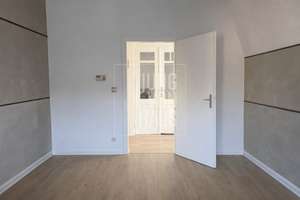 Sonnenberg: Charmante Altbau-Dachgeschosswohnung am Kurpark – Die vollständige Adresse der Immobilie erhältst du vom Anbieter., 65191 Sonnenberg, Wiesbaden – Vorschaubild 2