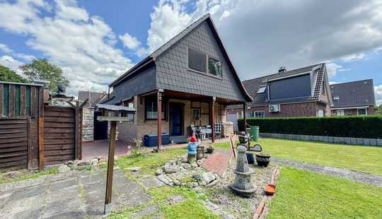 Bild von Einfamilienhaus mit 2 Garagen und Garten (Erbbaurecht)