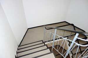 EXKLUSIV LESSINGPLATZ BALKON WANNENBAD EINBAUK. MÖGL. RENOVIERT HELL+RUHIG PARKETT 4. ETAGE/OBERBILK – Lessingstraße 61, 40227 Düsseldorf – Vorschaubild 15