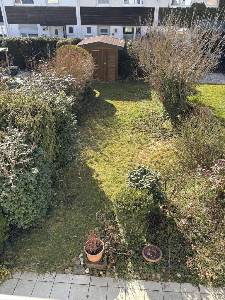 Immobilie in Neutraubling - Teilmodernisiertes Reihenmittelhaus in schöner Lage von Neutraubling - Bild 2