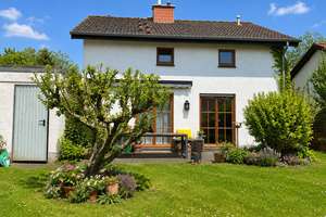 Schönes Einfamilienhaus mit Garage und Garten in Bonn-Holzlar (Nähe Naturschutzgebiet)