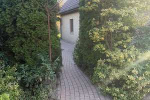 Uetze-Dedenhausen: Neuwertiges Einfamilienhaus mit 2. Eingang in Bürobereich – Die vollständige Adresse der Immobilie erhältst du vom Anbieter., 31311 Uetze – Vorschaubild 2