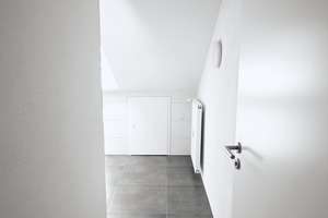 Helle 3-Zimmer-Dachgeschosswohnung mit Weinbergblick in Würzburg-Heidingsfeld – Die vollständige Adresse der Immobilie erhältst du vom Anbieter., 97084 Heidingsfeld, Würzburg – Vorschaubild 15