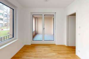 Karlshorst: Helle 3-Zimmer-Wohnung mit Balkon & Einbauküche – Heiner-Müller-Straße 19, 10318 Karlshorst, Berlin – Vorschaubild 2