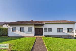 BESSERINGEN / HÖHENLAGE: BUNGALOW MIT ELW IN TOP WOHNLAGE – Die vollständige Adresse der Immobilie erhältst du vom Anbieter., 66663 Merzig – Vorschaubild 1