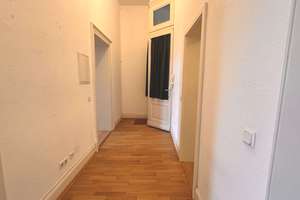 SCHÖNE UND GEPFLEGTE 3-ZIMMER-ALTBAUWOHNUNG NAHE DER WIESBADENER FUSSGÄNGERZONE! – Wörthstr. 5, 65185 Mitte, Wiesbaden – Vorschaubild 3