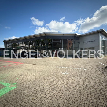 Hochwertiges Autohaus mit Service- und Werkstattfläche in bester Lage