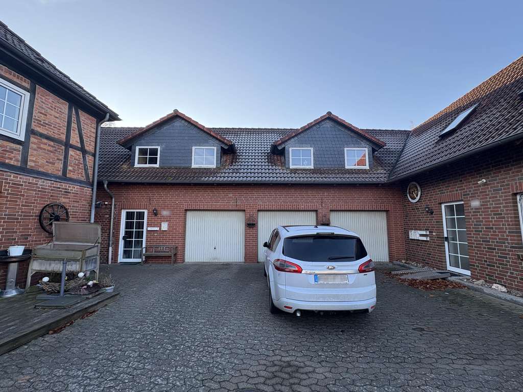 Immobilie in Uetze - Uetze/ Dedenhausen: Mehrfamilienhaus mit 5 Wohneinheiten in ruhiger Wohnlage - Bild 2