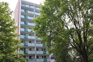 Erster Monat mietfrei! 2 Zimmer mit Balkon! Aufzug! – Die vollständige Adresse der Immobilie erhältst du vom Anbieter., 9116 Altendorf, Chemnitz – Vorschaubild 1