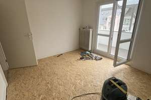 Helle kleine 1 ZKB - Wohnung im Dachgeschoss!