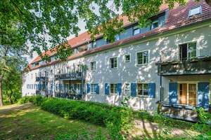 Schöne 2 Raum Wohnung in Ruhiger Lage zuzüglich eines Stellplatzes ab Juni zu vermieten! Der Stellpl – Heinz-Bongartz-Str. 8A, 1239 Lockwitz, Dresden – Vorschaubild 1