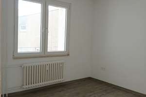 Modernisierte 3-Zimmer Wohnung mit Balkon in Bielefeld Sennestadt! – Württemberger Allee 22, 33689 Sennestadt, Bielefeld – Vorschaubild 3