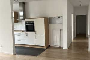 Schöne helle Wohnung mit drei Zimmern in Stuttgart Bad Cannstatt – Waiblingerstraße ..., 70372 Stuttgart – Vorschaubild 4