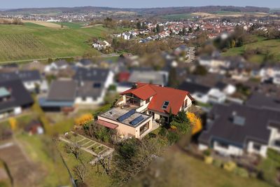Wohnen in höchster und bester Lage: 1-2-Familienhaus mit herrlicher Fernsicht direkt am Ortsrand