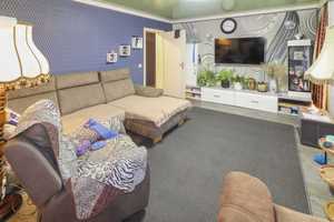 Gelegenheit: Sonniges Mehrfamilienhaus für Handwerker mit großen Garten und Garage – Ostalbkreis – Vorschaubild 4
